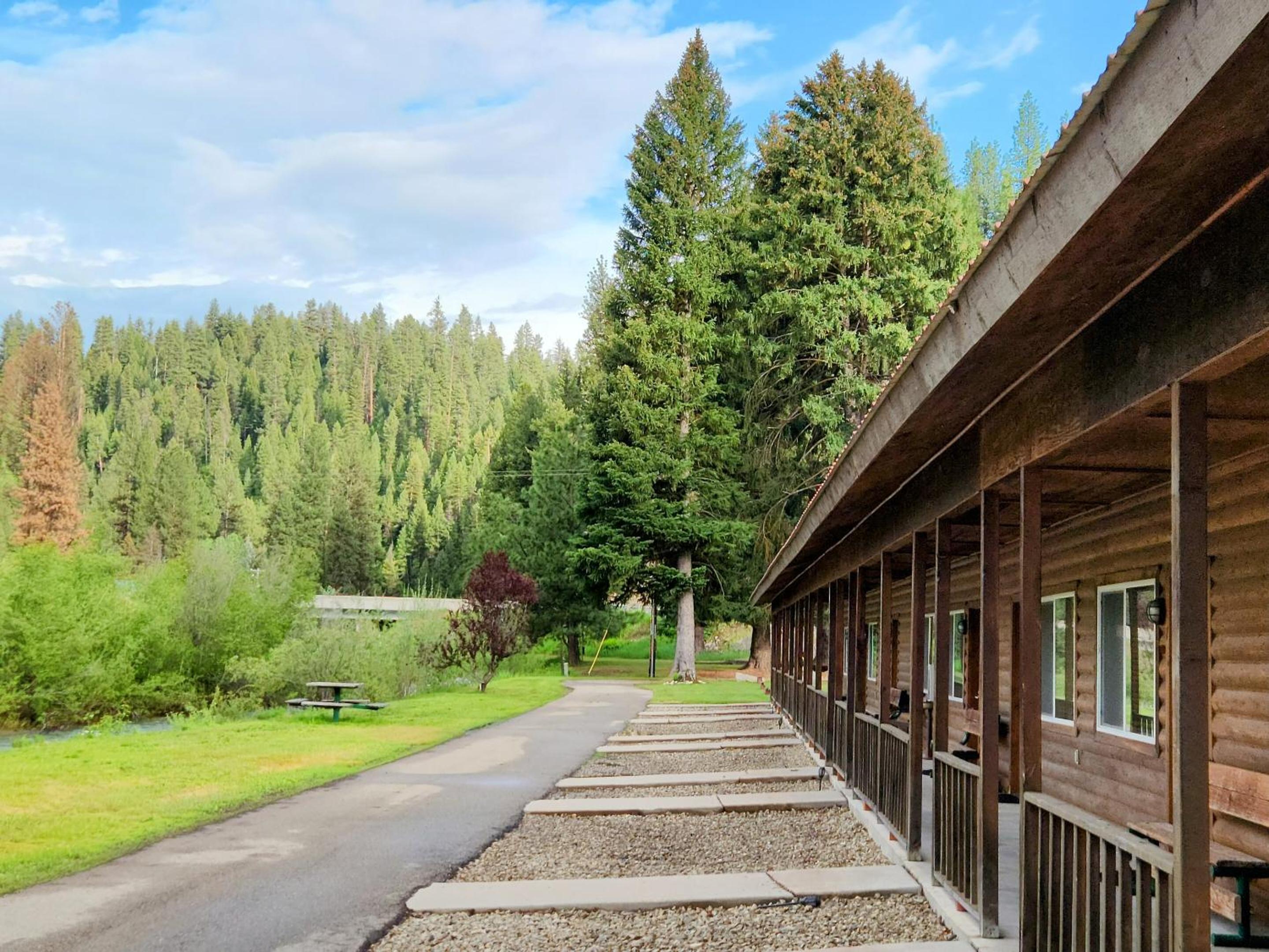 Southfork Lodge - Riverside Inn view 2