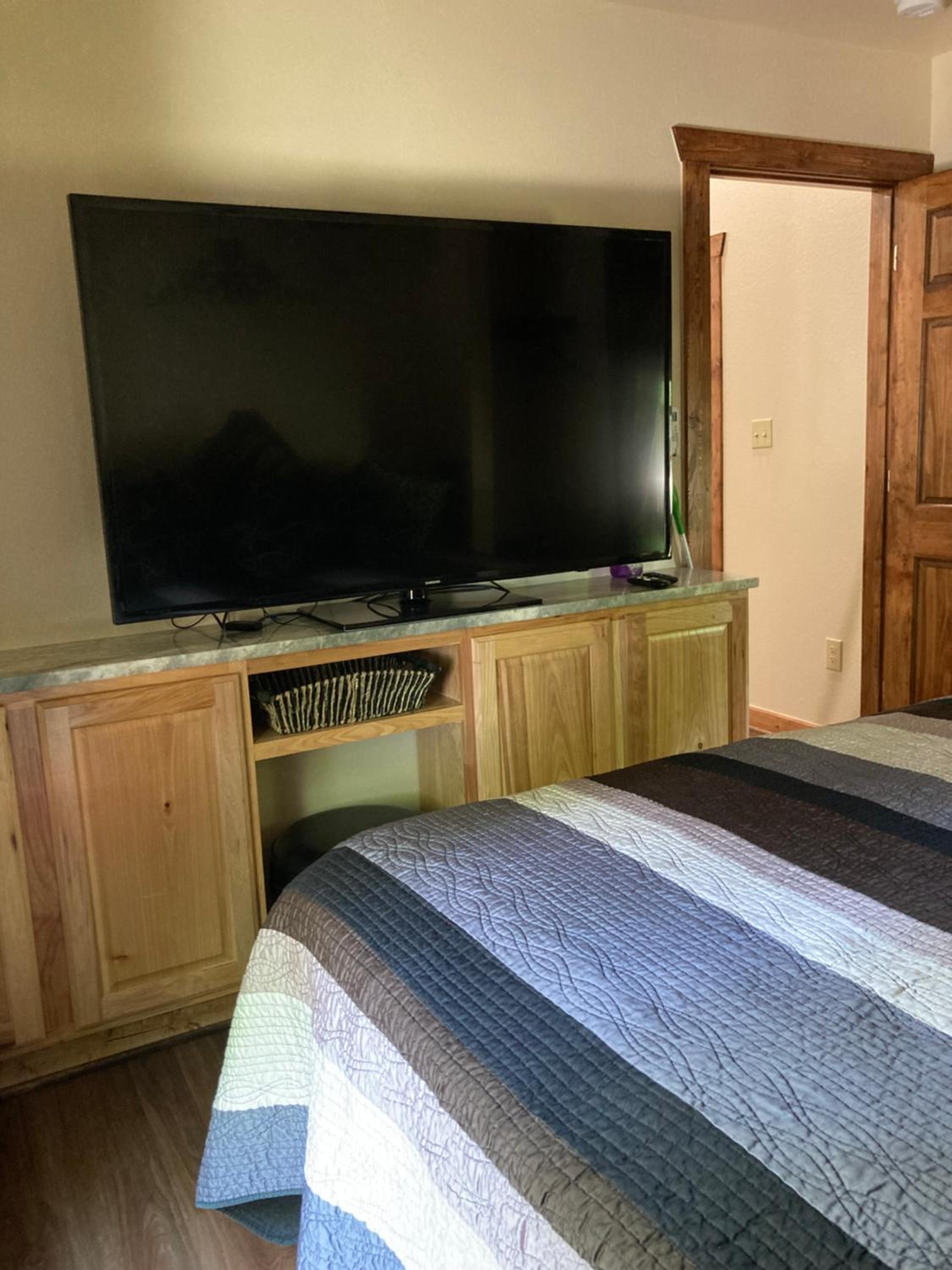 All Seasons Treehouse Village