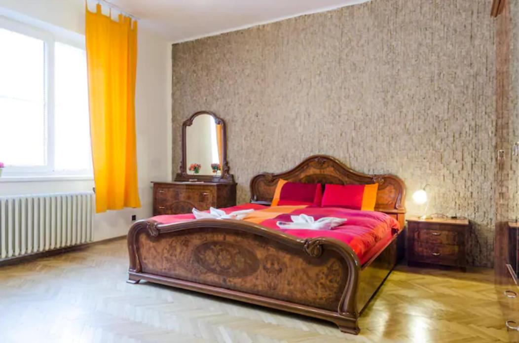 Rooms in the Center of Old Town