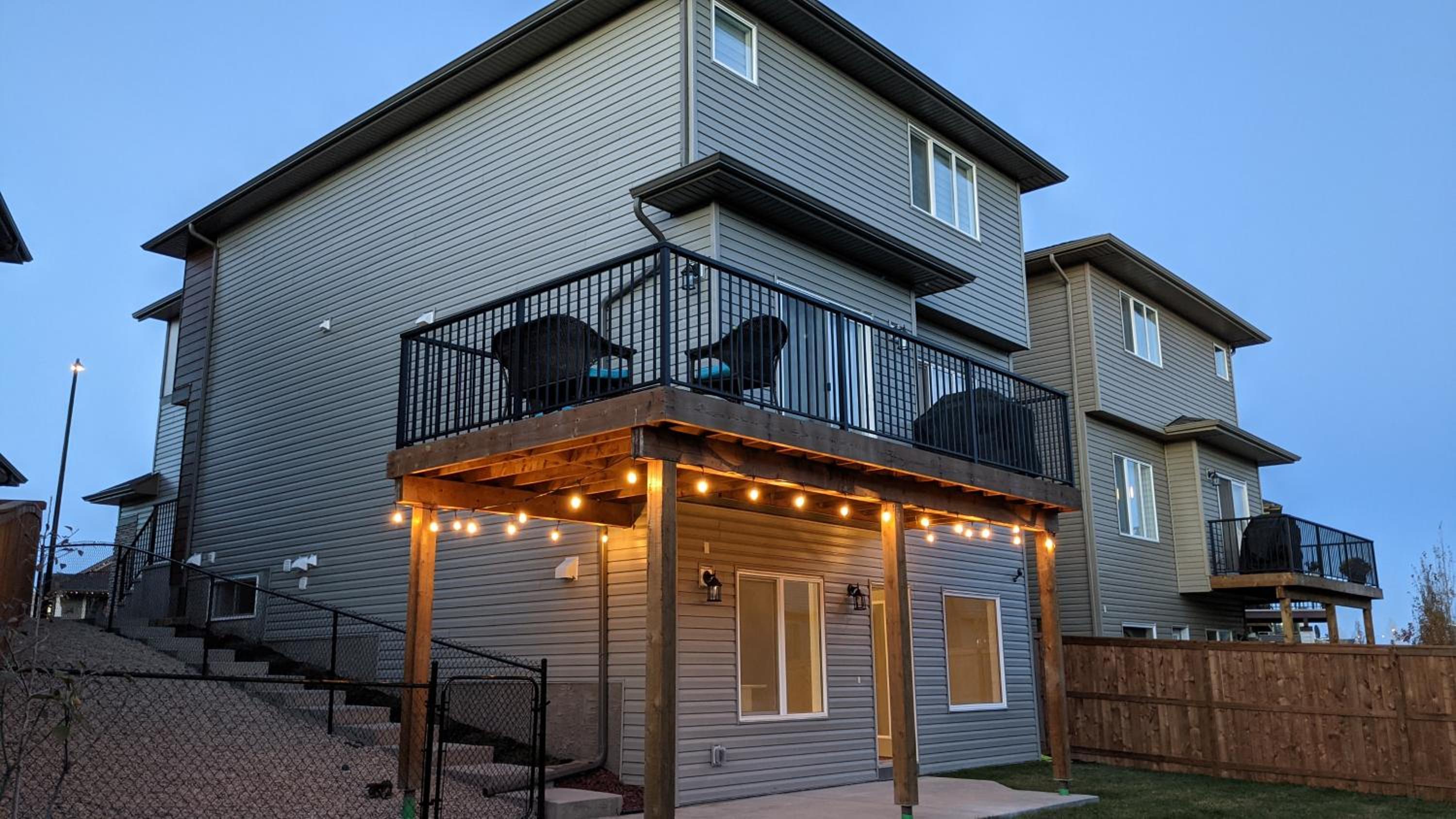 Kid & Pet Friendly Walkout BSMT 90 mins to Banff and 30 mins to Downtown Calgary