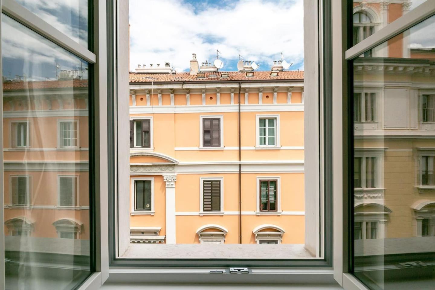 ~ Cozy Apartment ~ City Center [Train Station] view 2