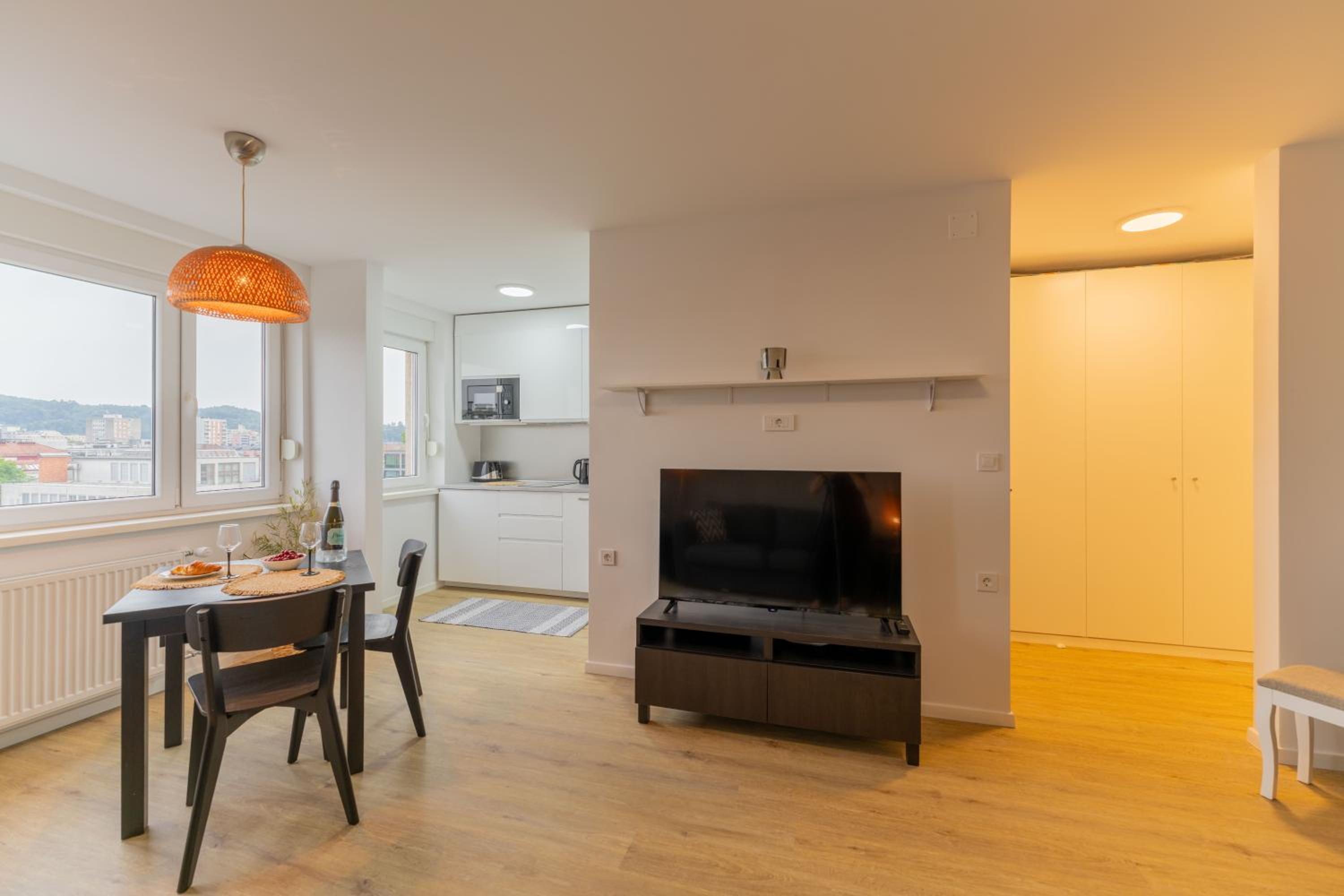 Elegant Tour As studios Gilly with a balcony and open views in the Ljubljana center view 3