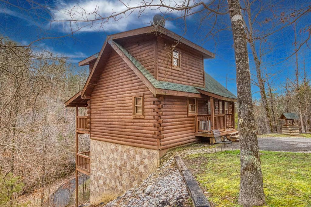 Cub Crossing, Free Attraction Tickets, Hot Tub, Pool Table, WIFI!!! view 4