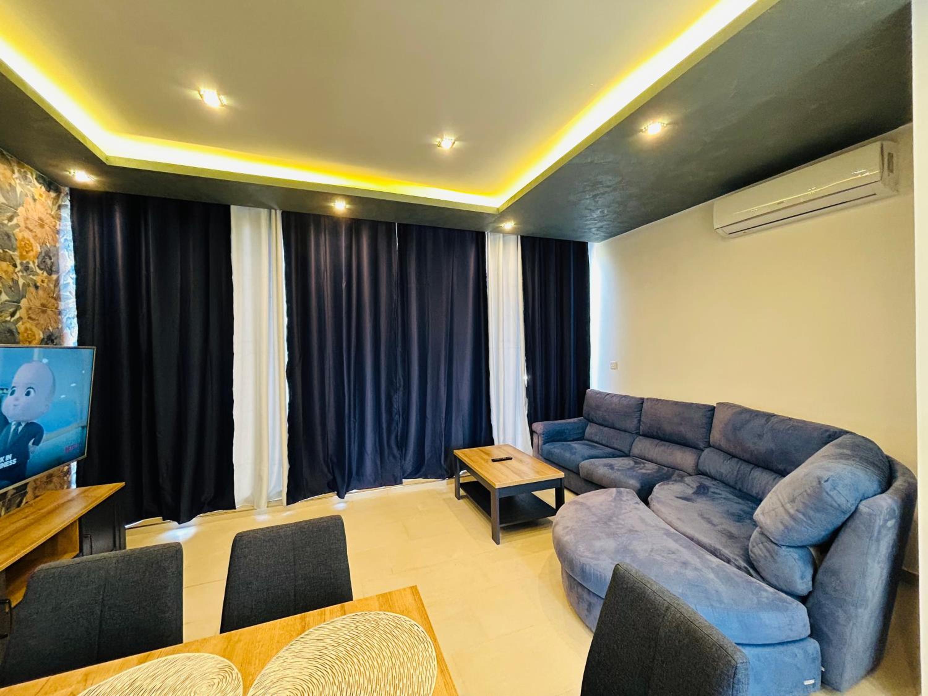 Hillview Duplex Penthouse — photo 4