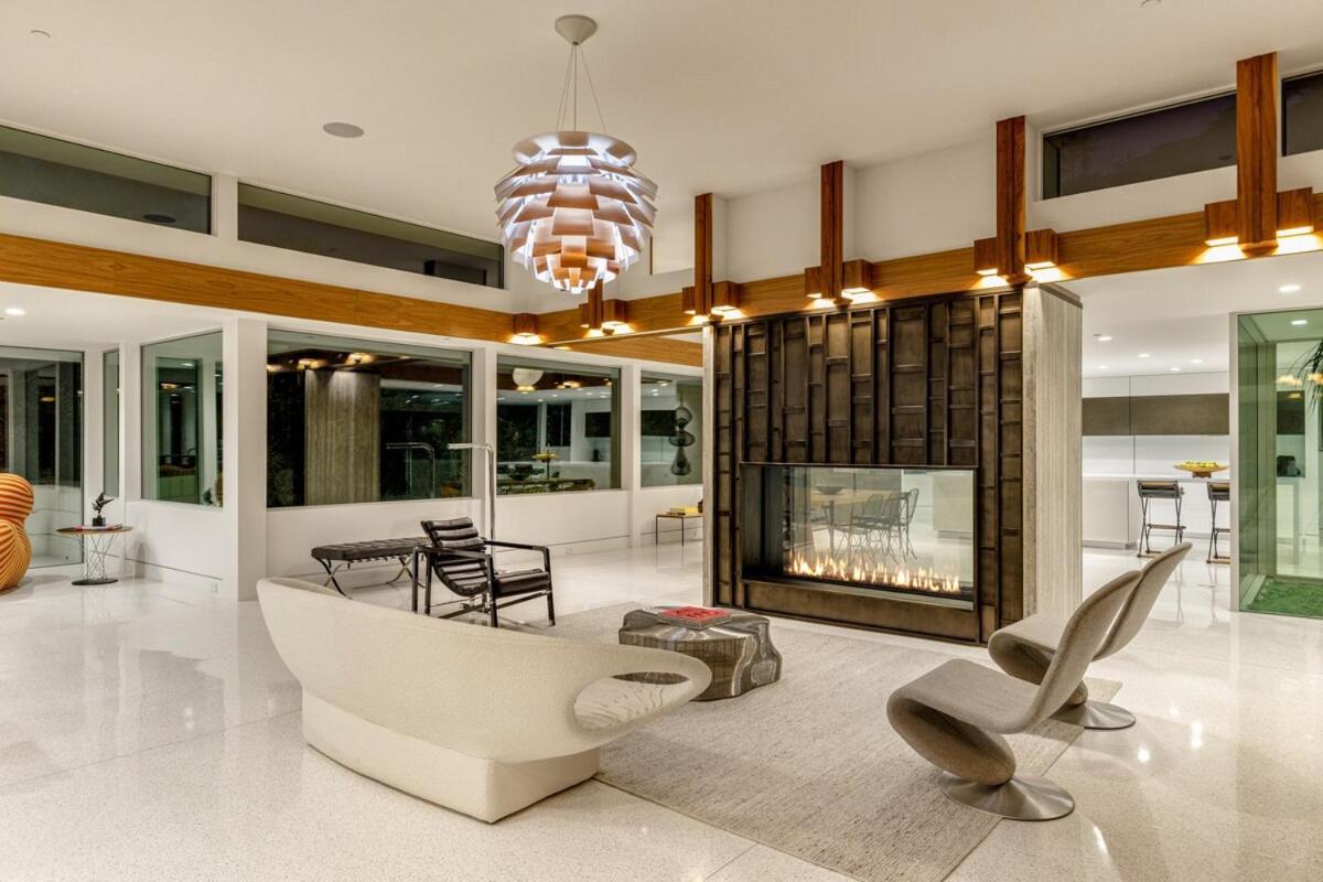 Loma Vista Modern