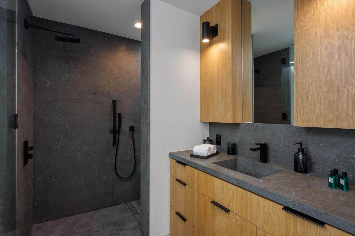 Loma Vista Modern