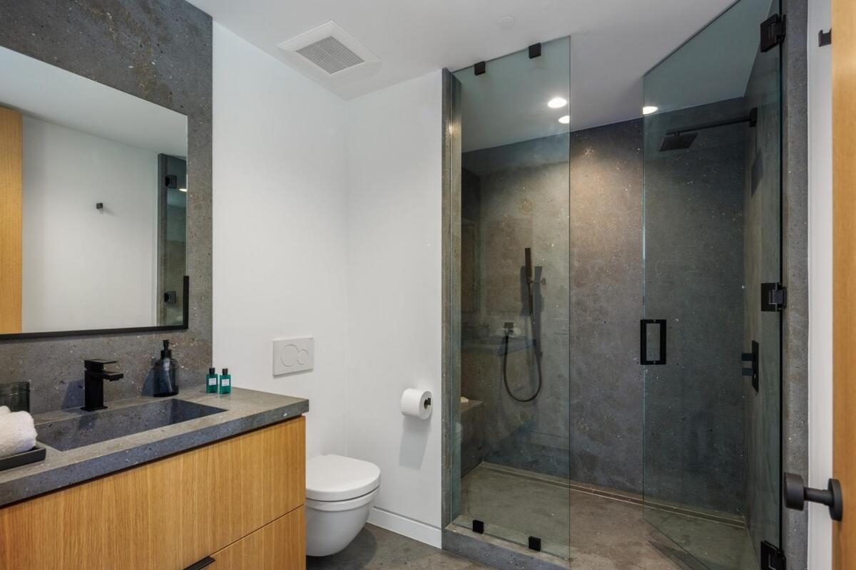 Loma Vista Modern