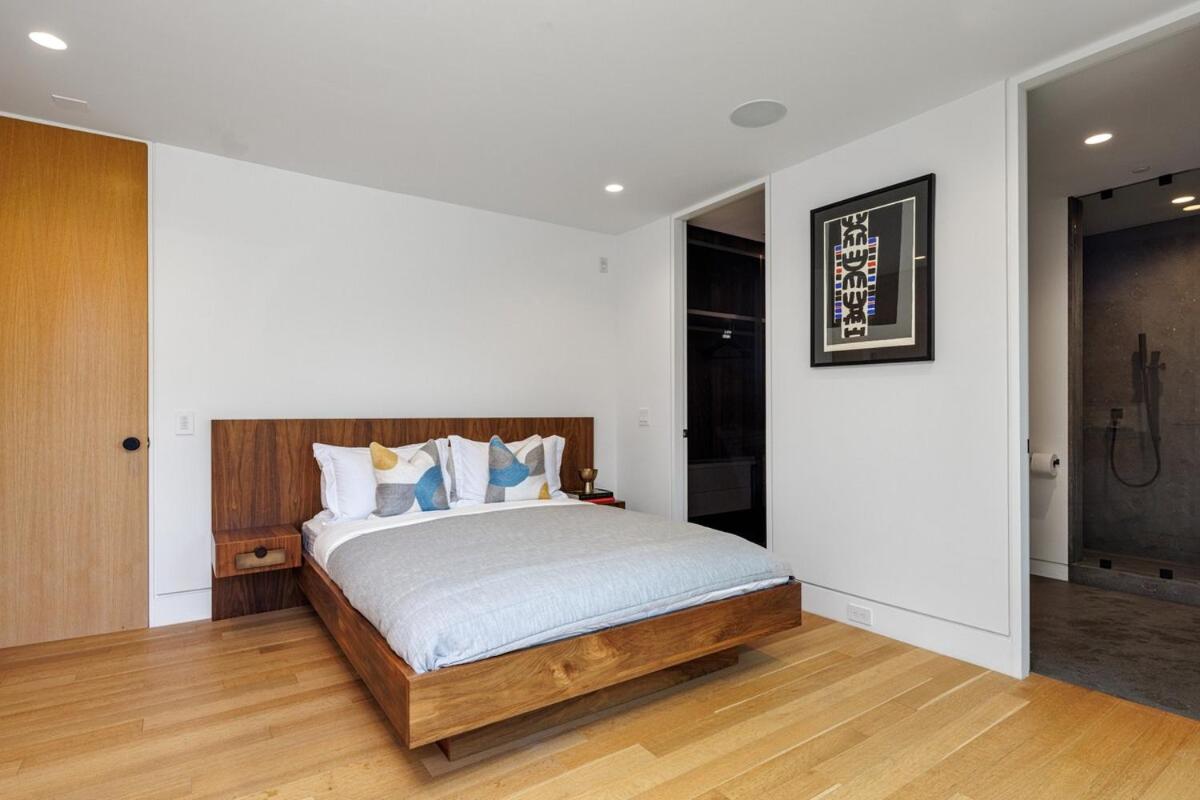 Loma Vista Modern