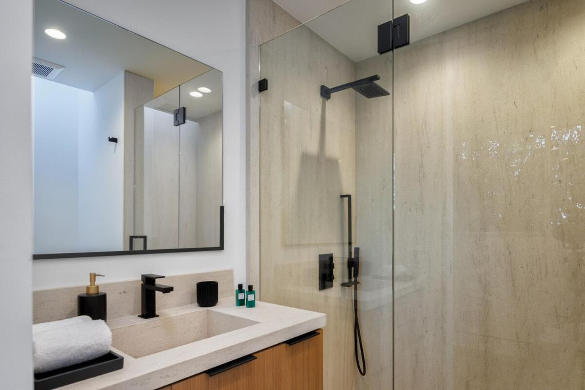 Loma Vista Modern