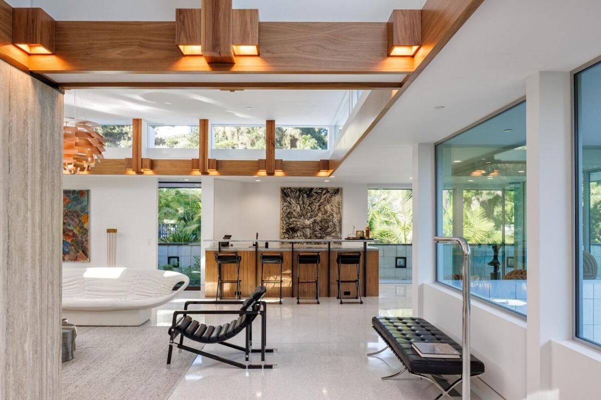 Loma Vista Modern