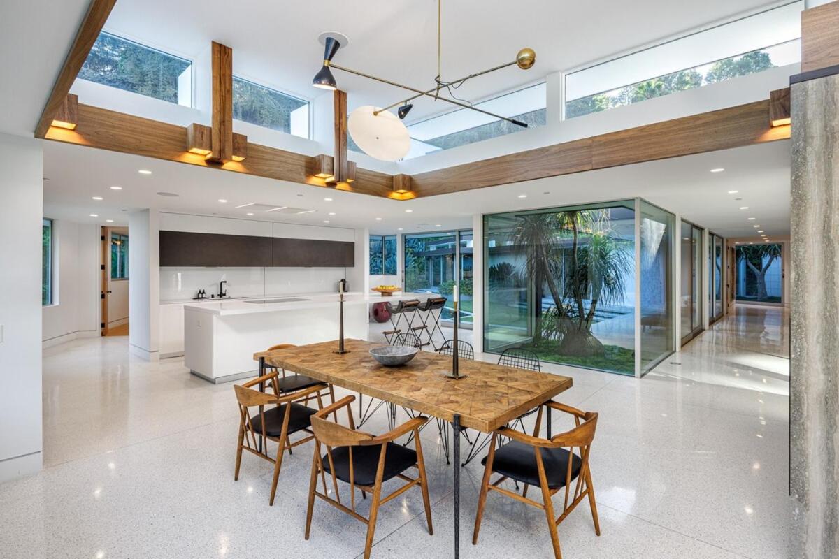 Loma Vista Modern