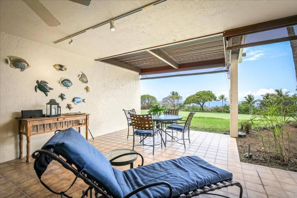 Beautiful 2/2 condo in Kailua Kona. Ocean View! view 4