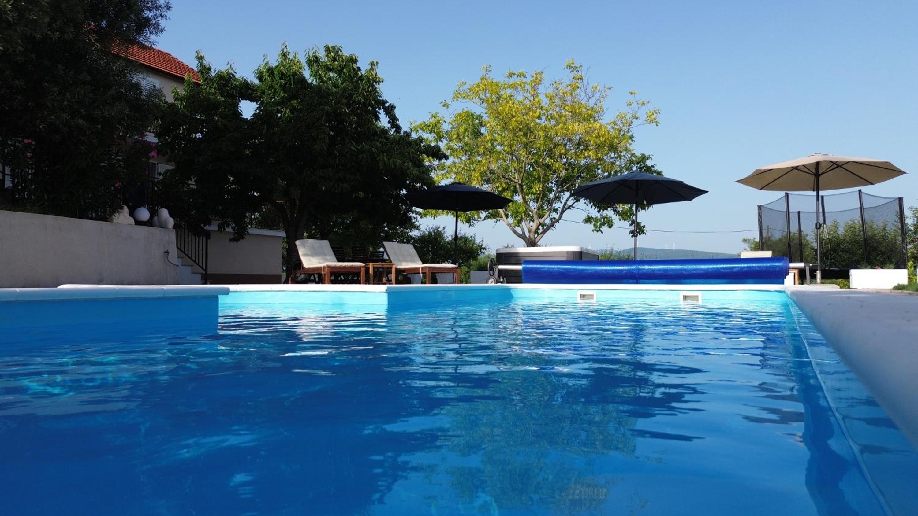 Casa di Oliva-house with heated pool & jacuzzi in Trilj, Croatia view 4
