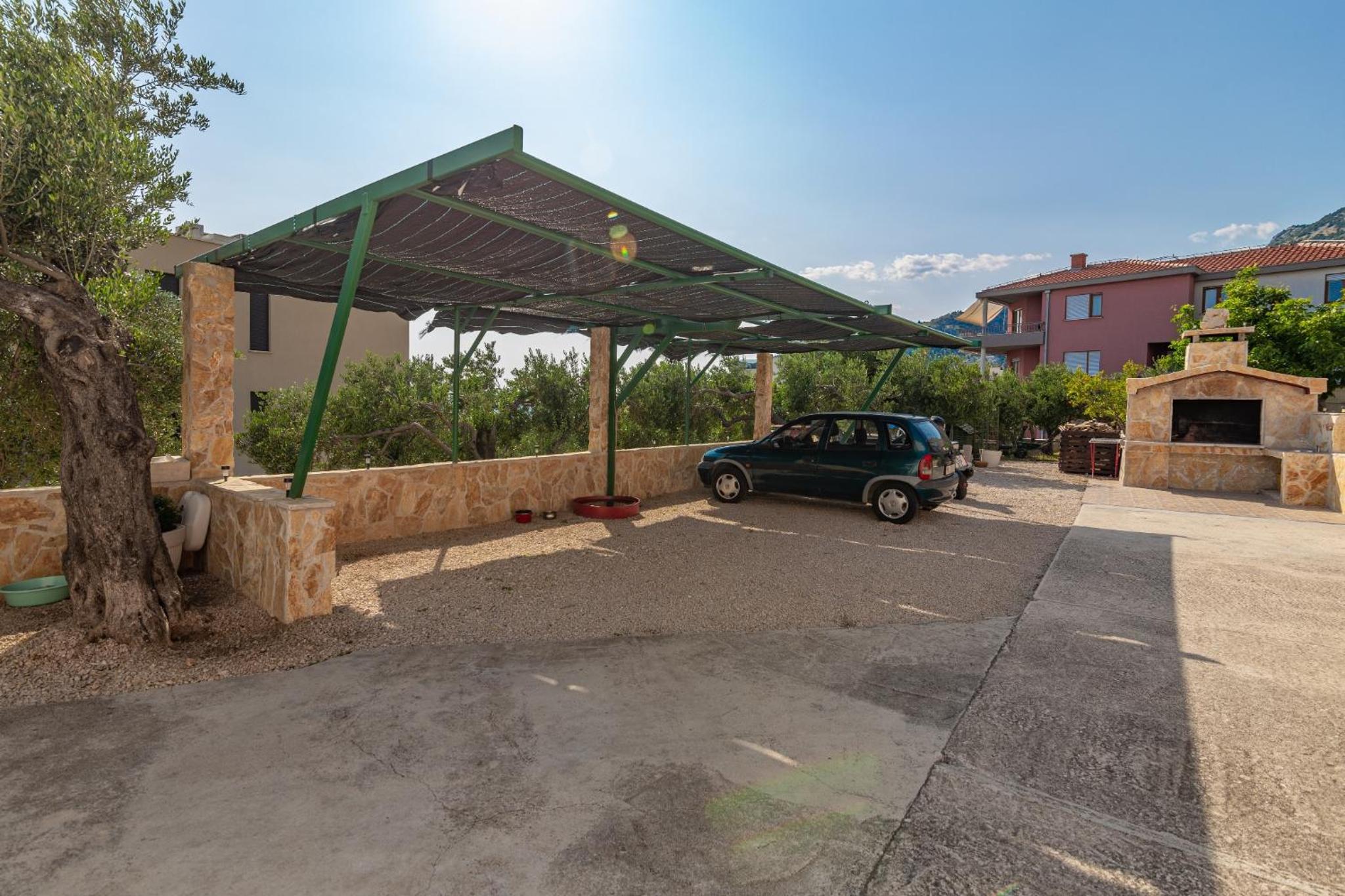 NAVIS Sea View Apartment with pool view 3