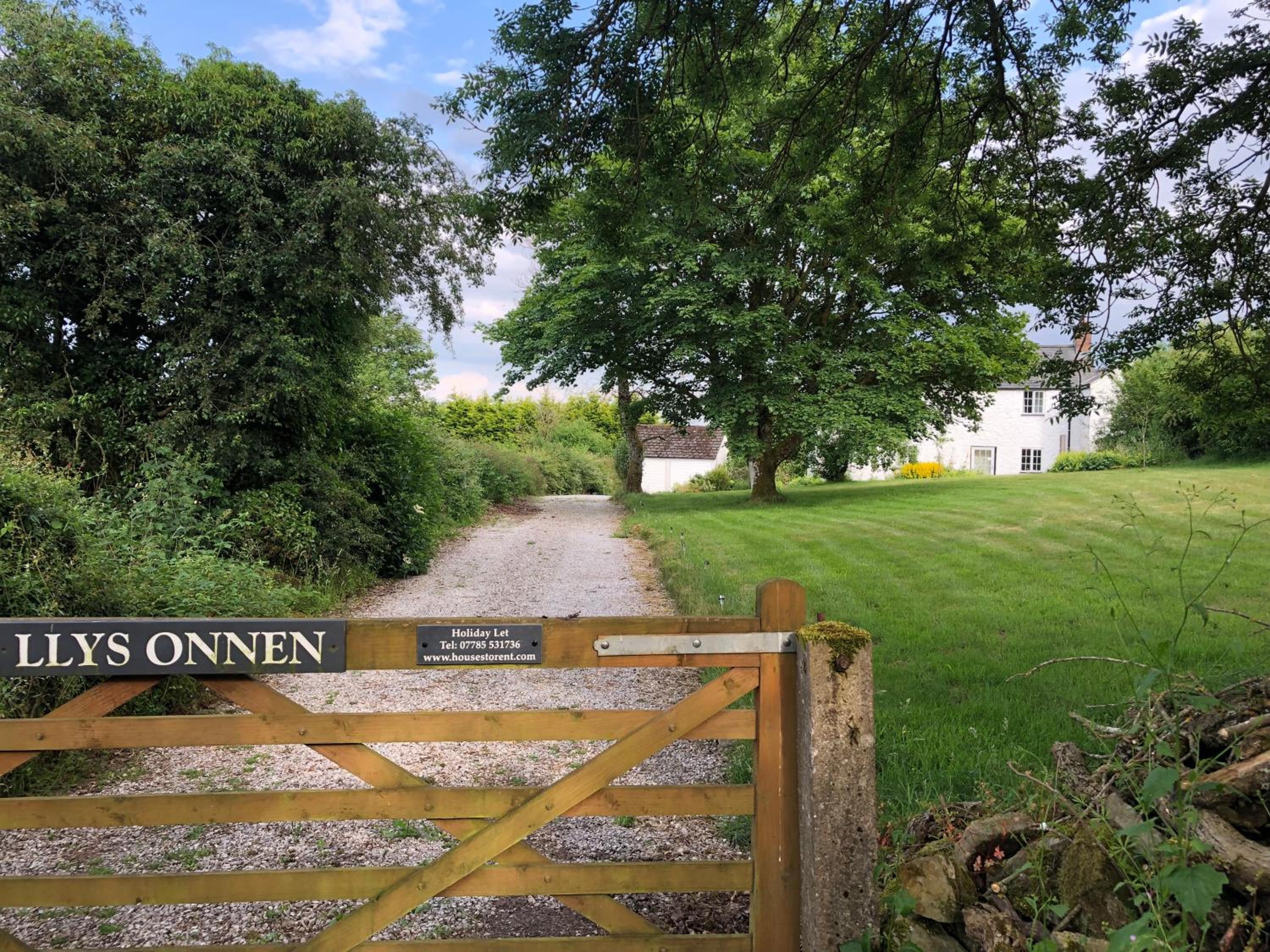 Llys Onnen - North Wales Holiday Cottage view 3
