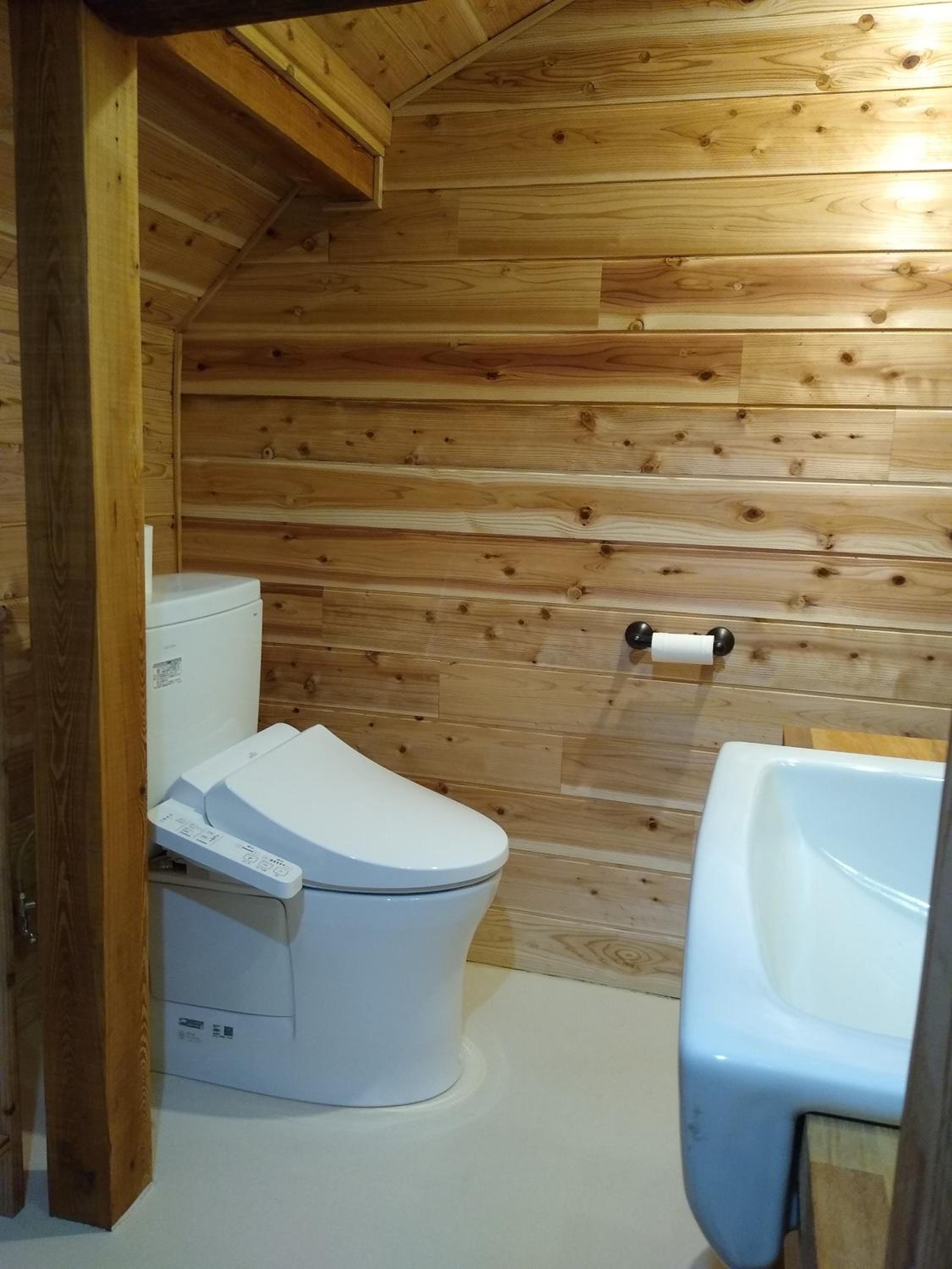 Robin's Lodge