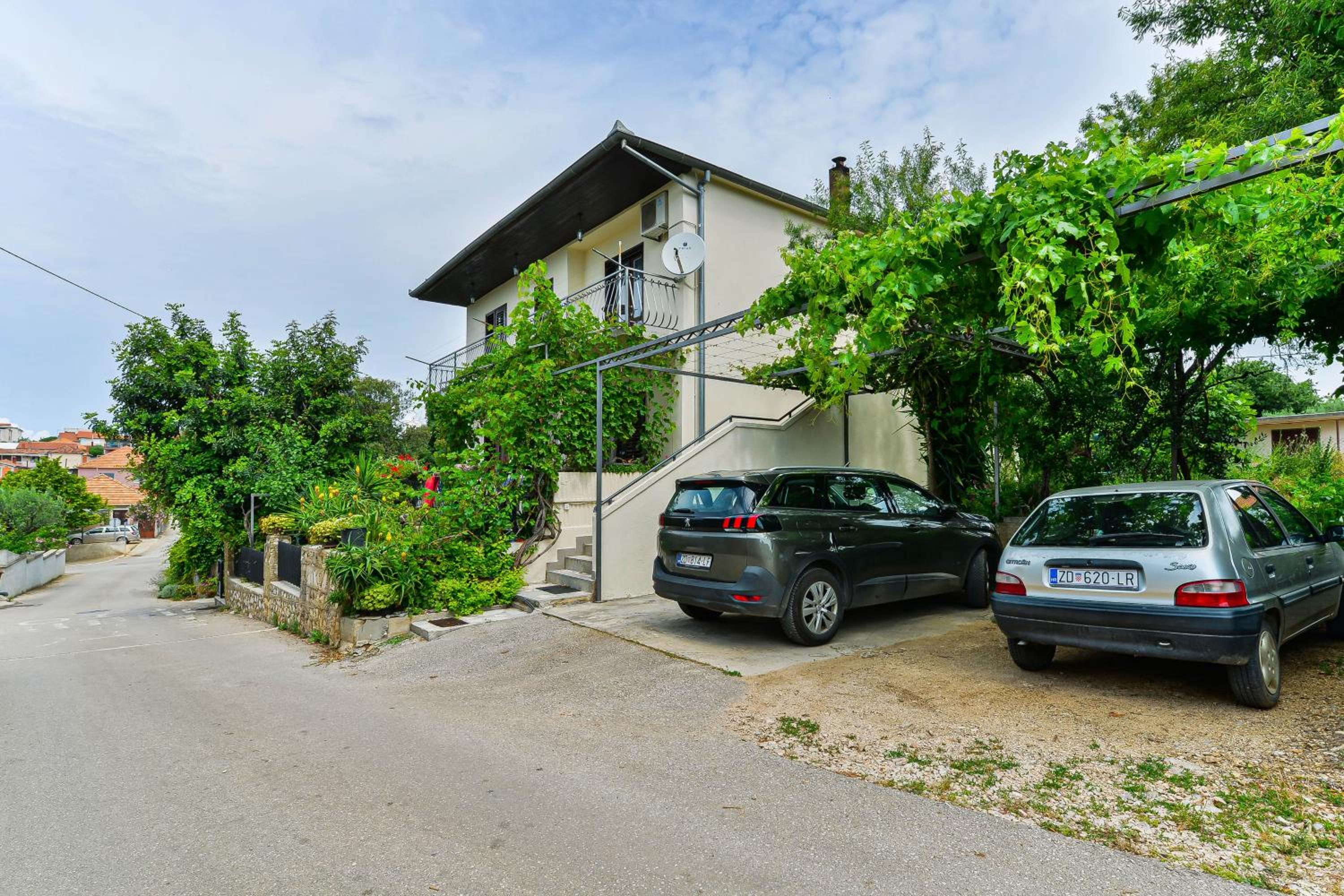 Apartments with parking space Pakostane, Biograd - 18981
