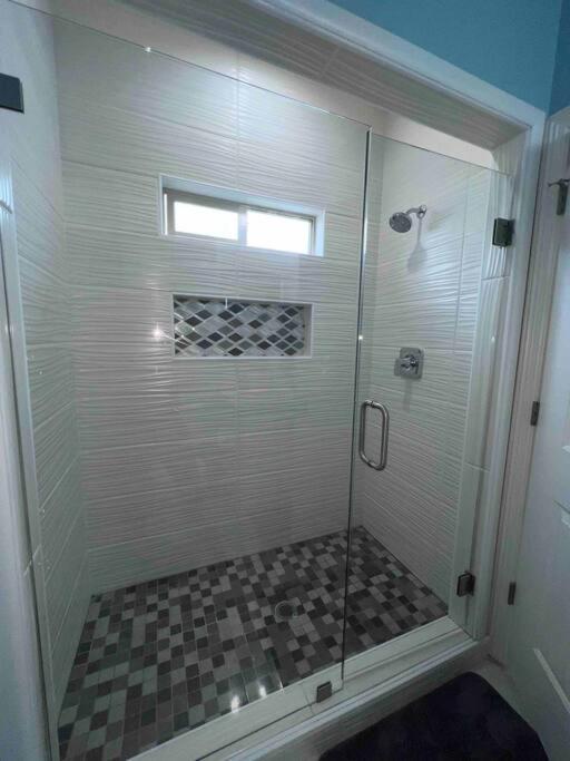 2BR Home Located in Uptown Edinburg view 3