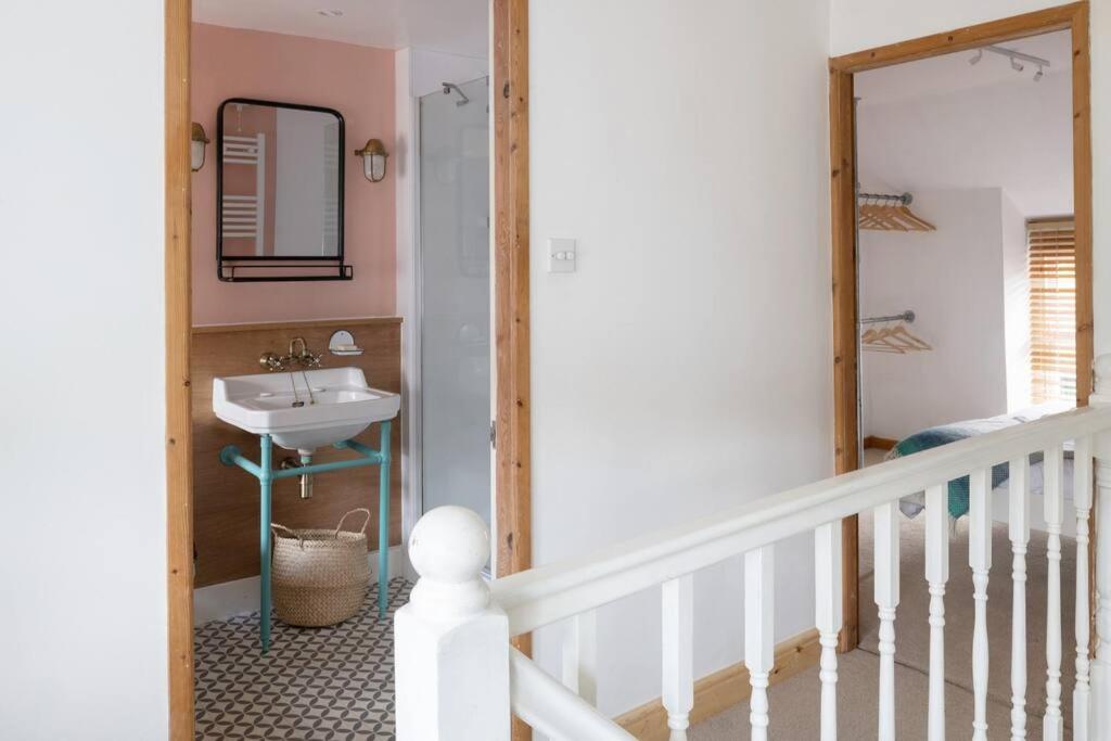 Charming 2 bed Escape in Snowdonia National Park ! Nr Betws y Coed view 2