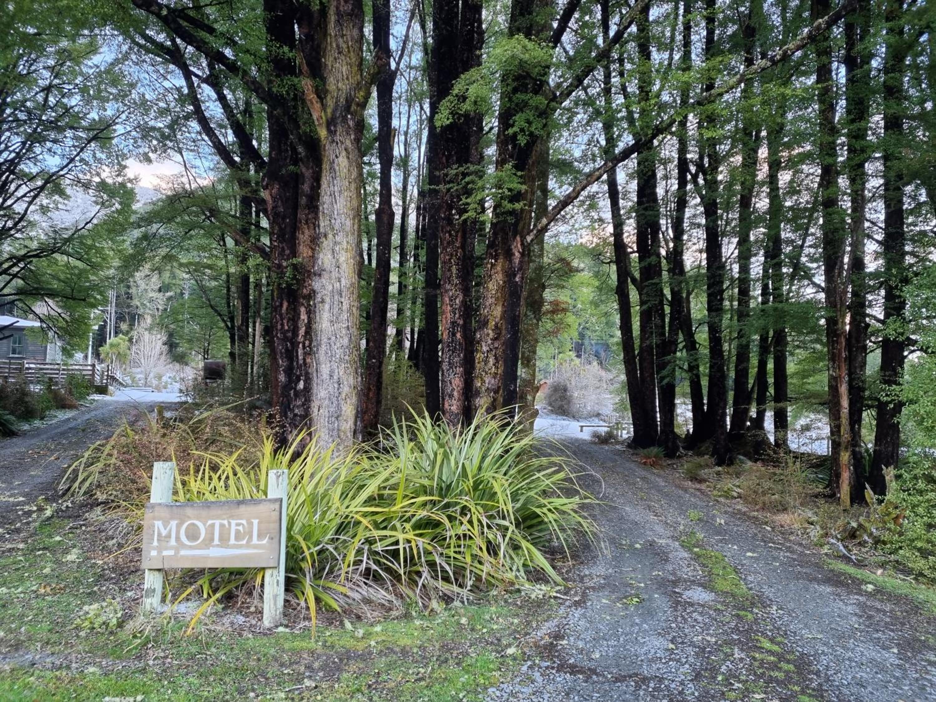 Lewis Pass Motels view 4