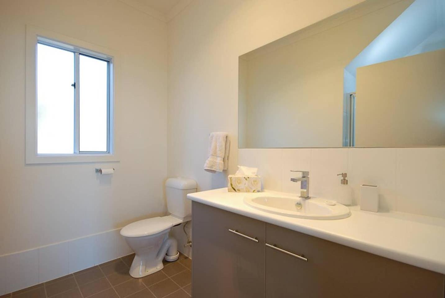 13 Olivebank - BYO Linen - Ocean Views