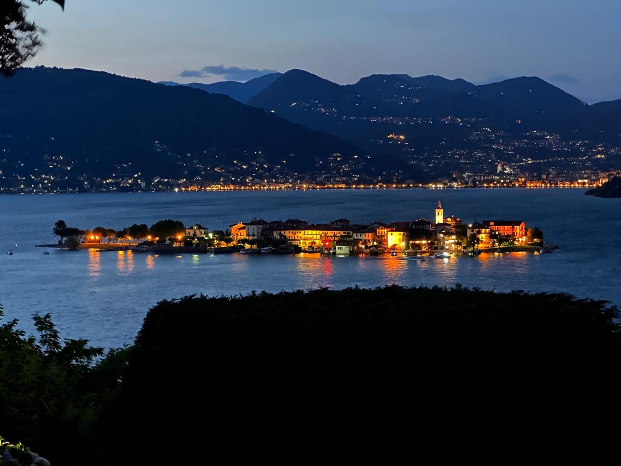 Appartamento vista Lago, giardino spiaggia a Stresa vista Isole Borromee e Golfo Borromeo - STRESAFLAT