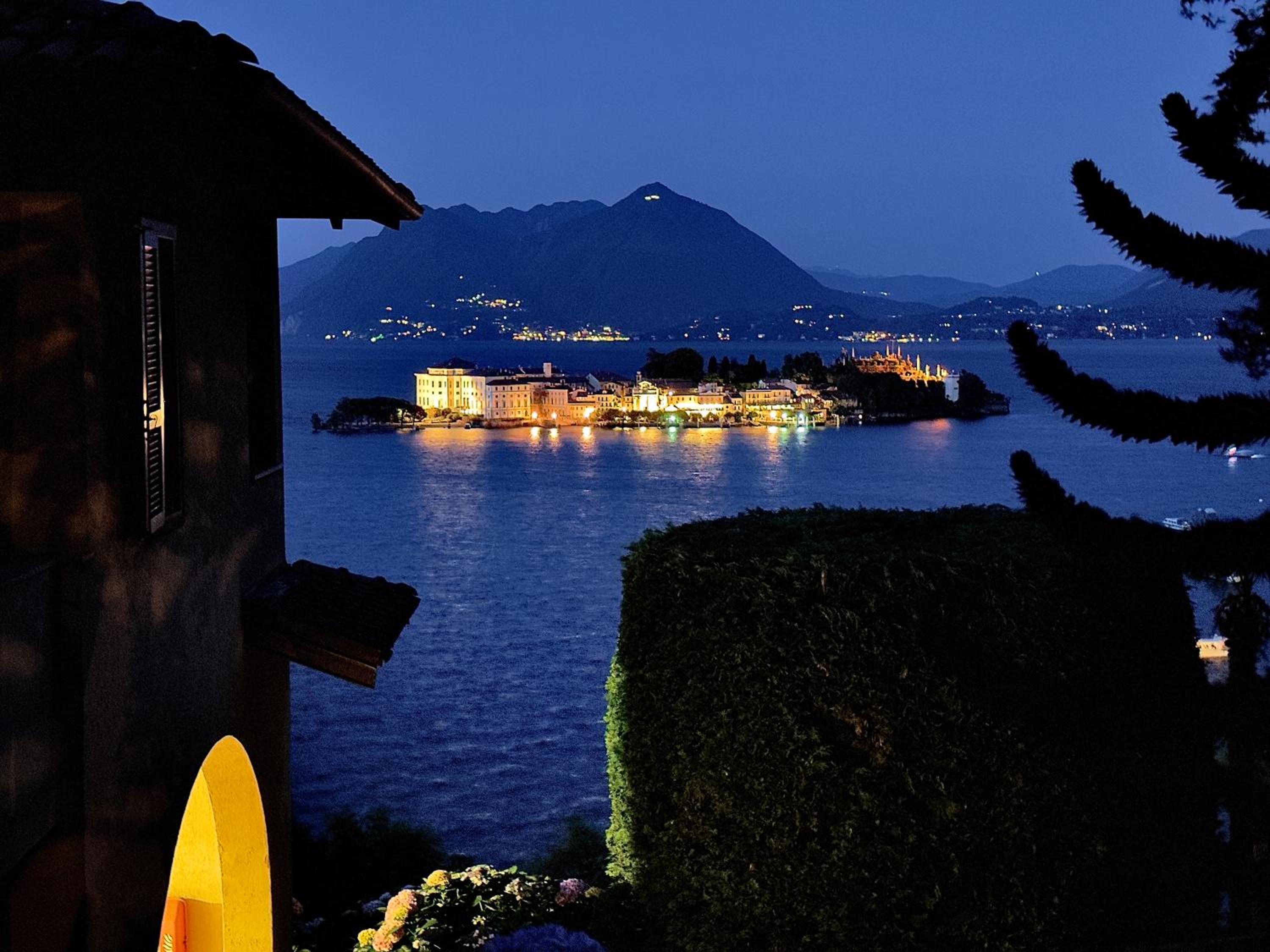 Appartamento vista Lago, giardino spiaggia a Stresa vista Isole Borromee e Golfo Borromeo - STRESAFLAT