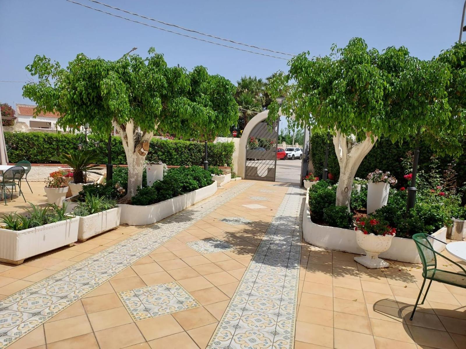 Arenella Beach Rooms view 5