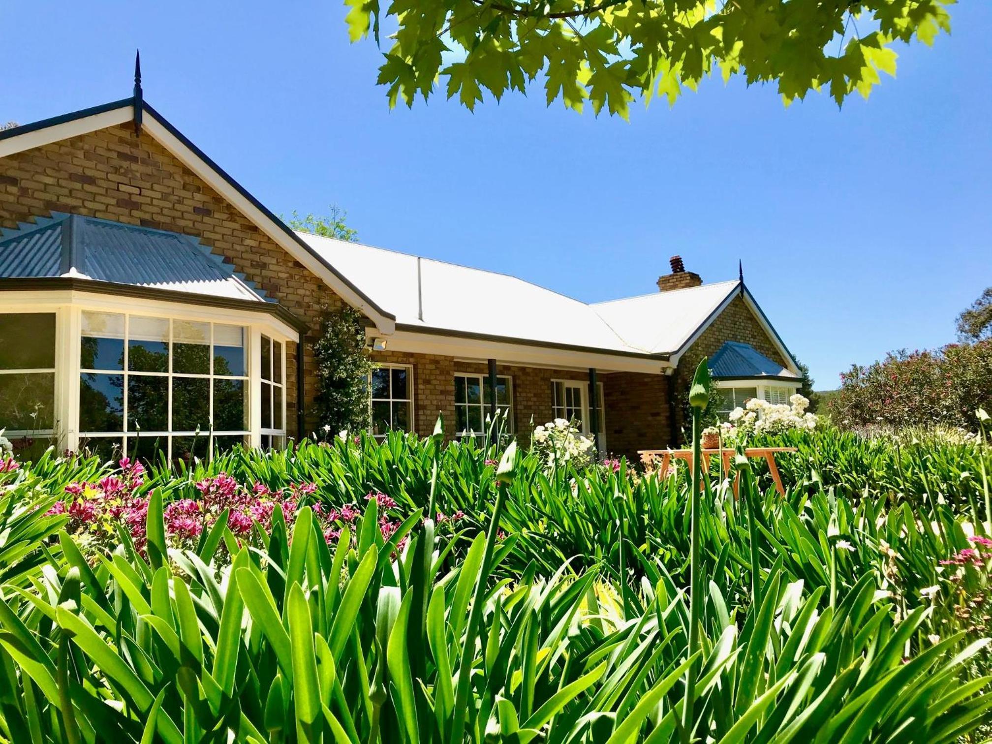 Seppeltsfield Vineyard Retreat - 3 Bedroom Holiday Home