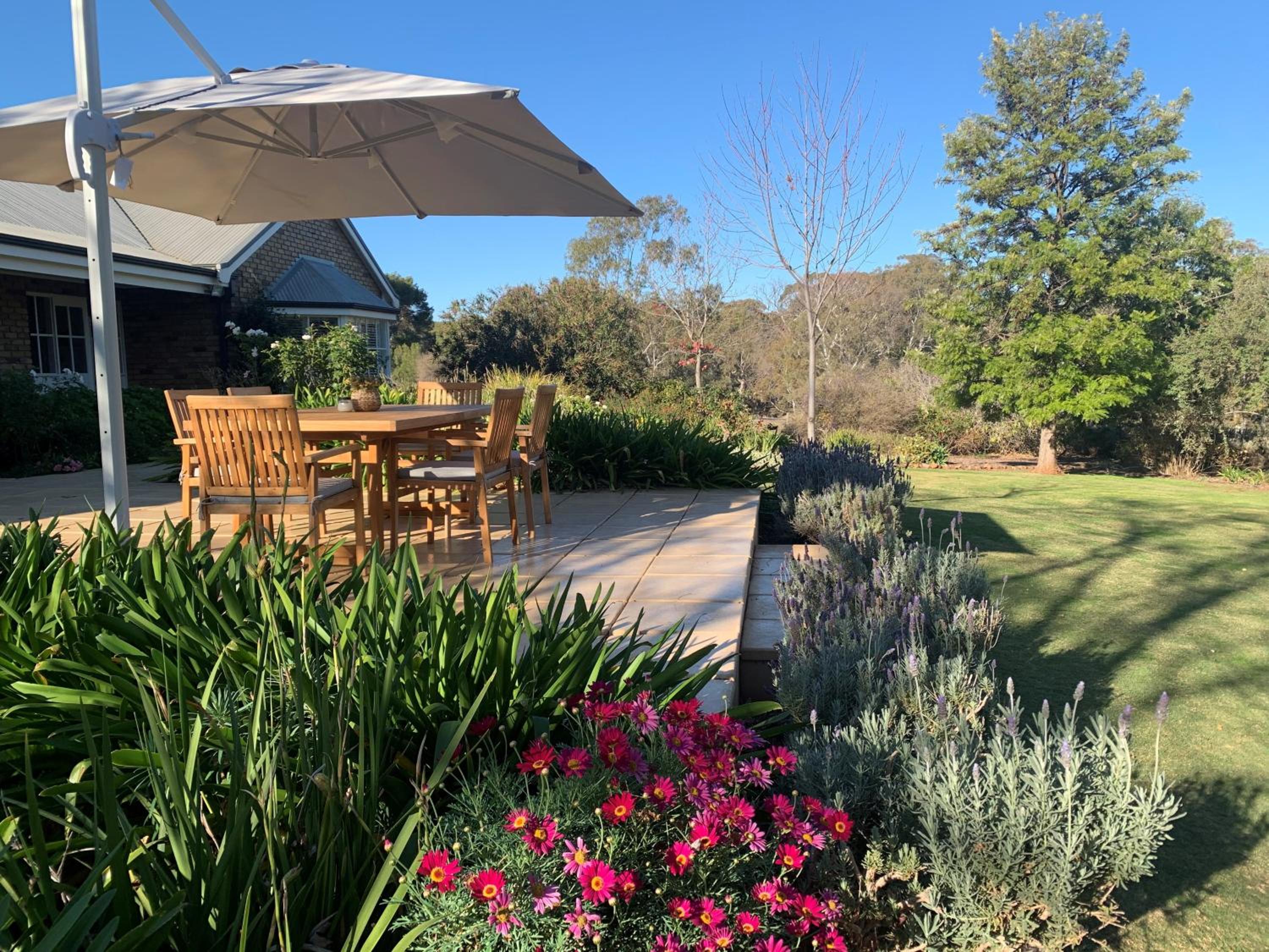 Seppeltsfield Vineyard Retreat - 3 Bedroom Holiday Home