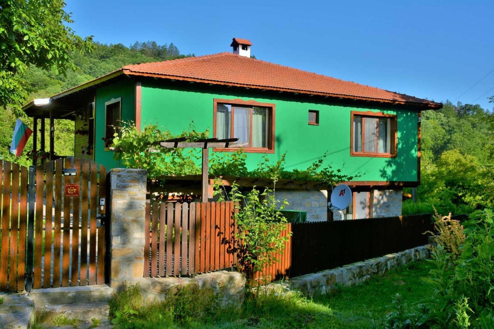 Къща край реката/ House by the river view 4