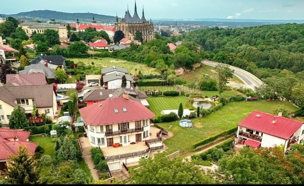 Hotel Vila La Perla - Image 1