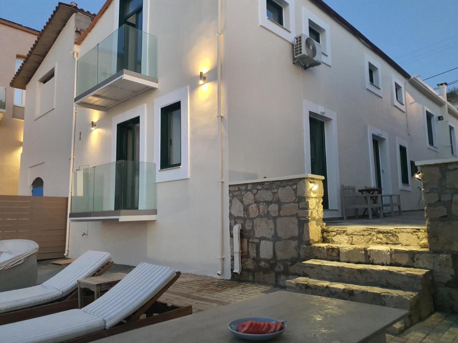 Thalassa Apartments