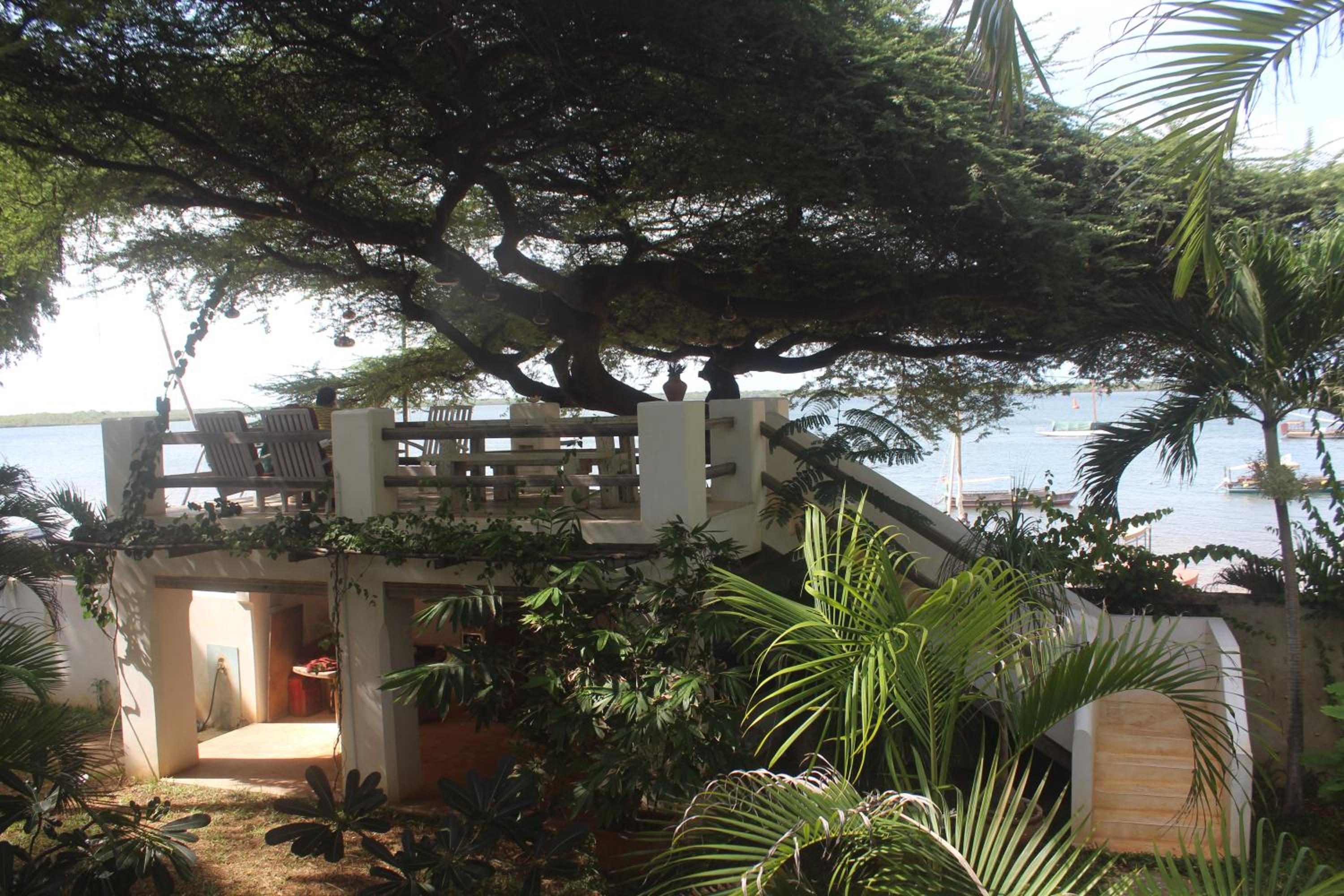 Kijani Hotel