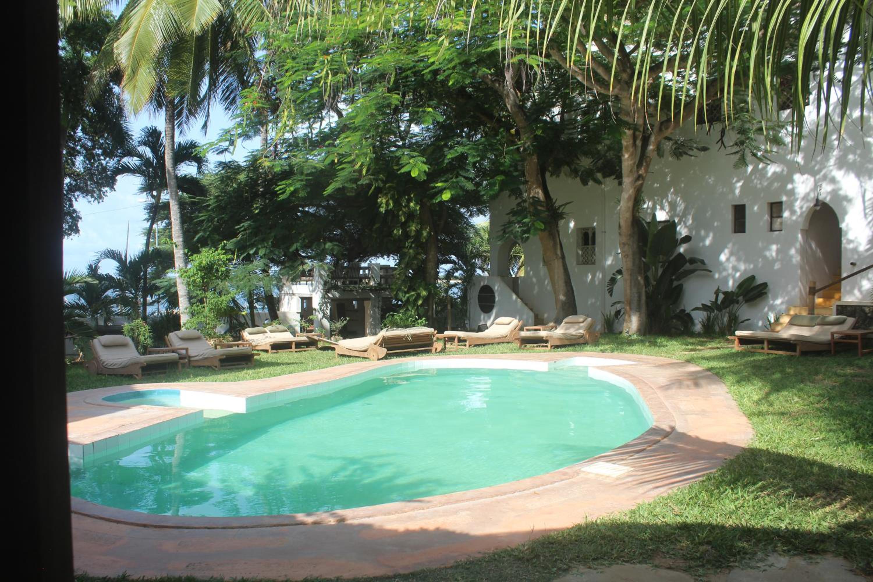 Kijani Hotel