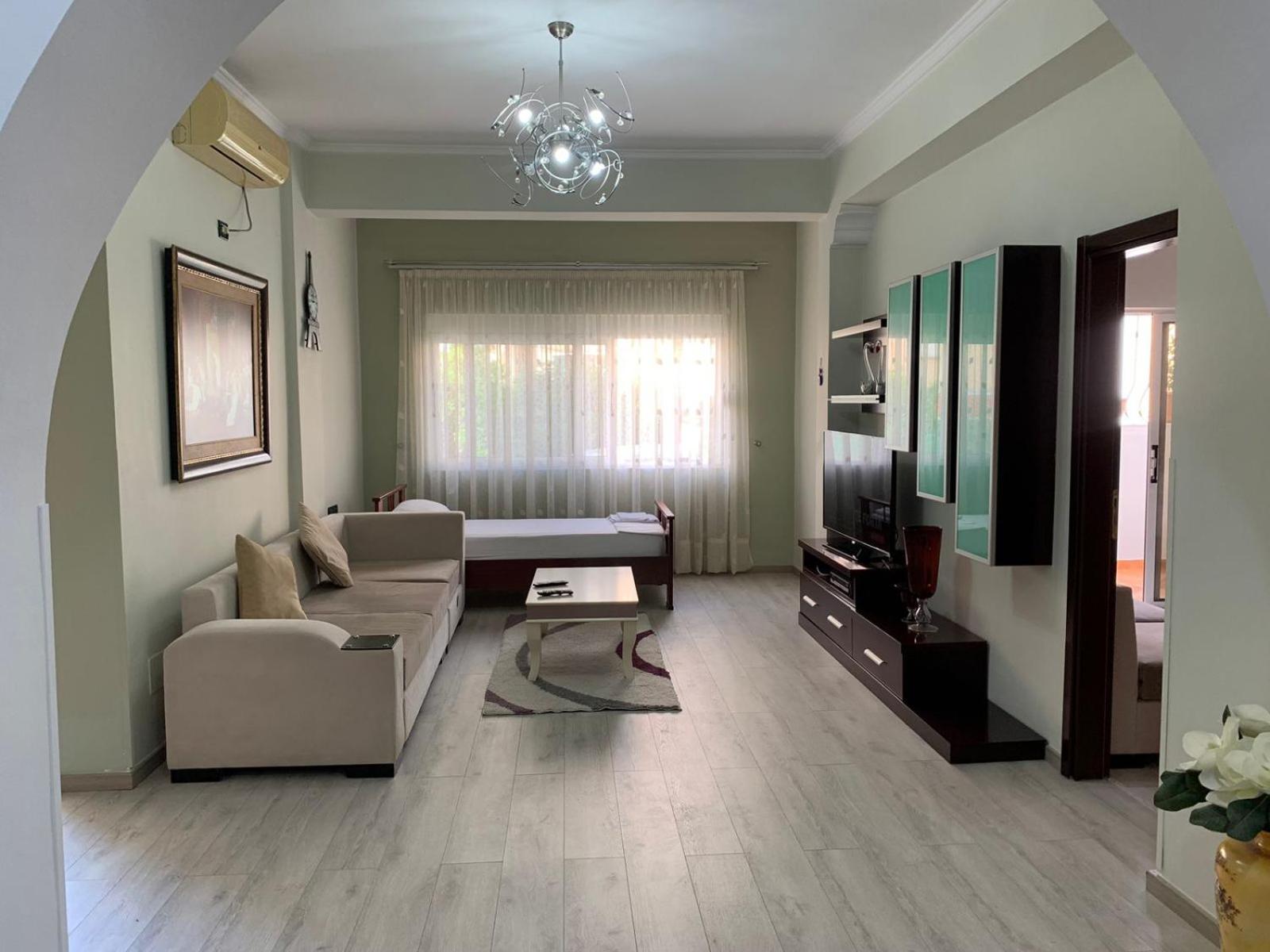 Dadaj Apartments