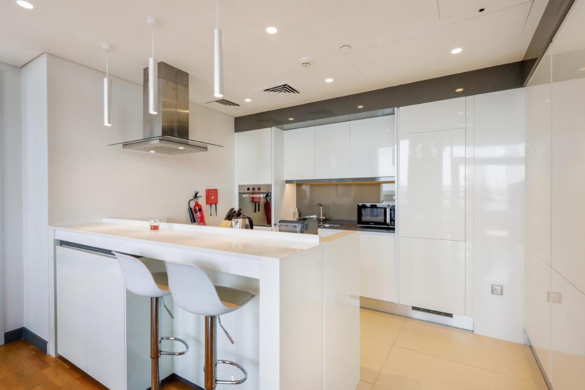 Bluewaters Island - High-Floor 1 Bedroom Suite by Livbnb