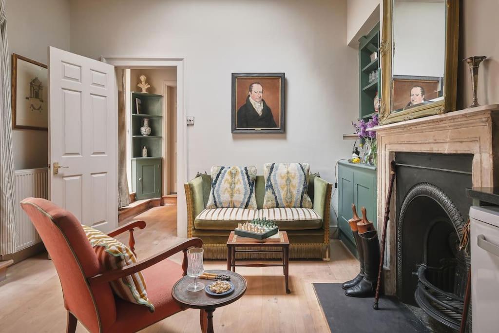 Luxury Central Bath Apartment with Private Sauna view 2