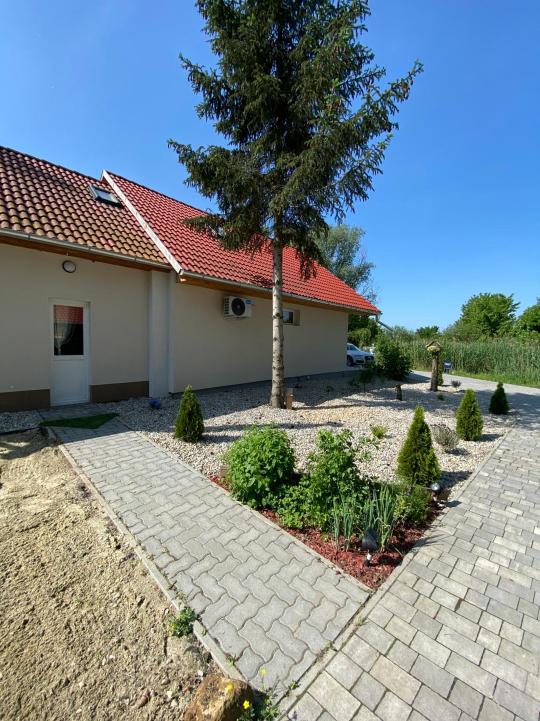 Megnyugtat-LAK Vendégház view 4