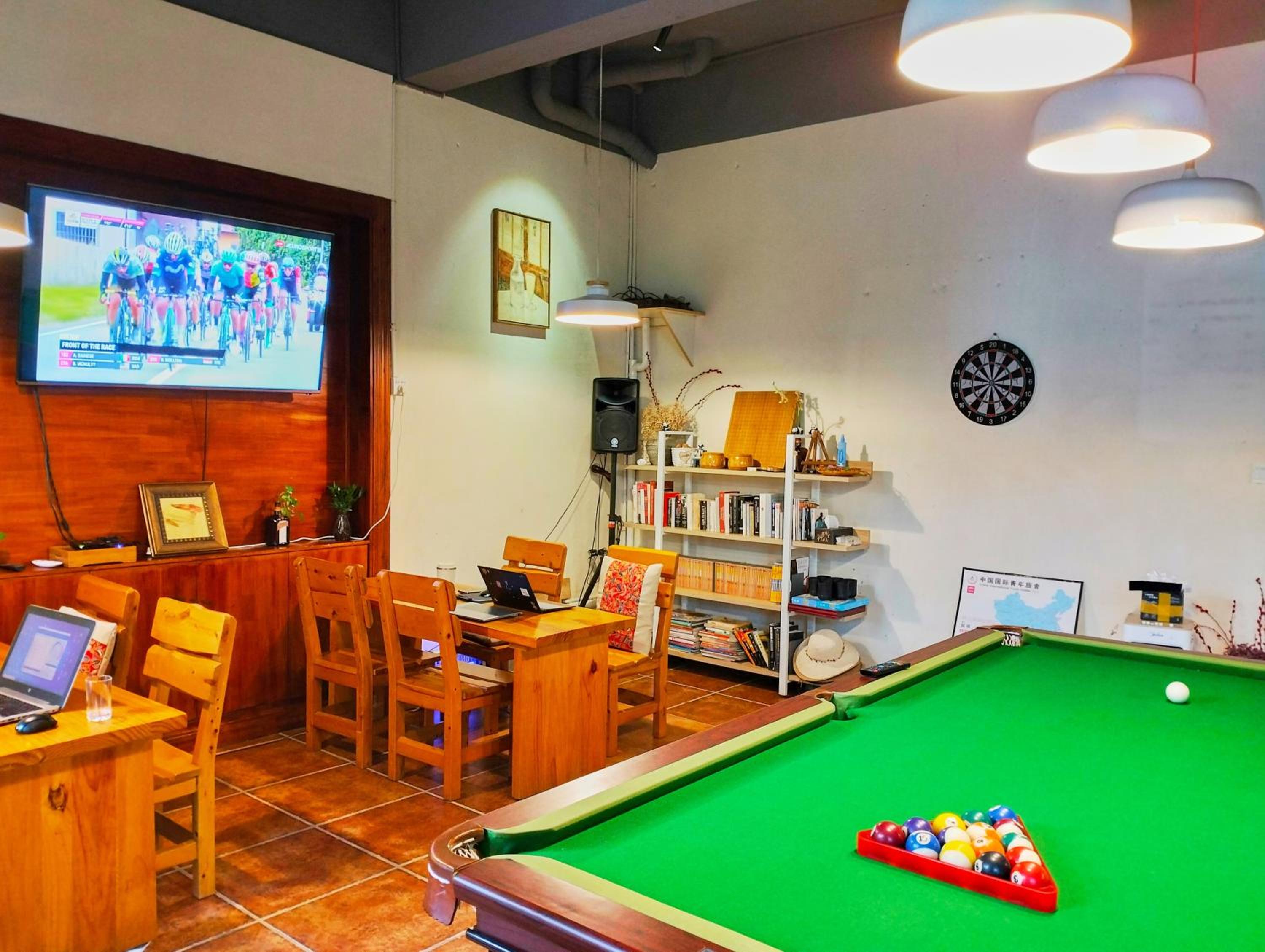 Yangshuo Eden's Social Guesthouse - Wake up to a hearty Western breakfast & fresh craft coffee & night beers & outdoor activities