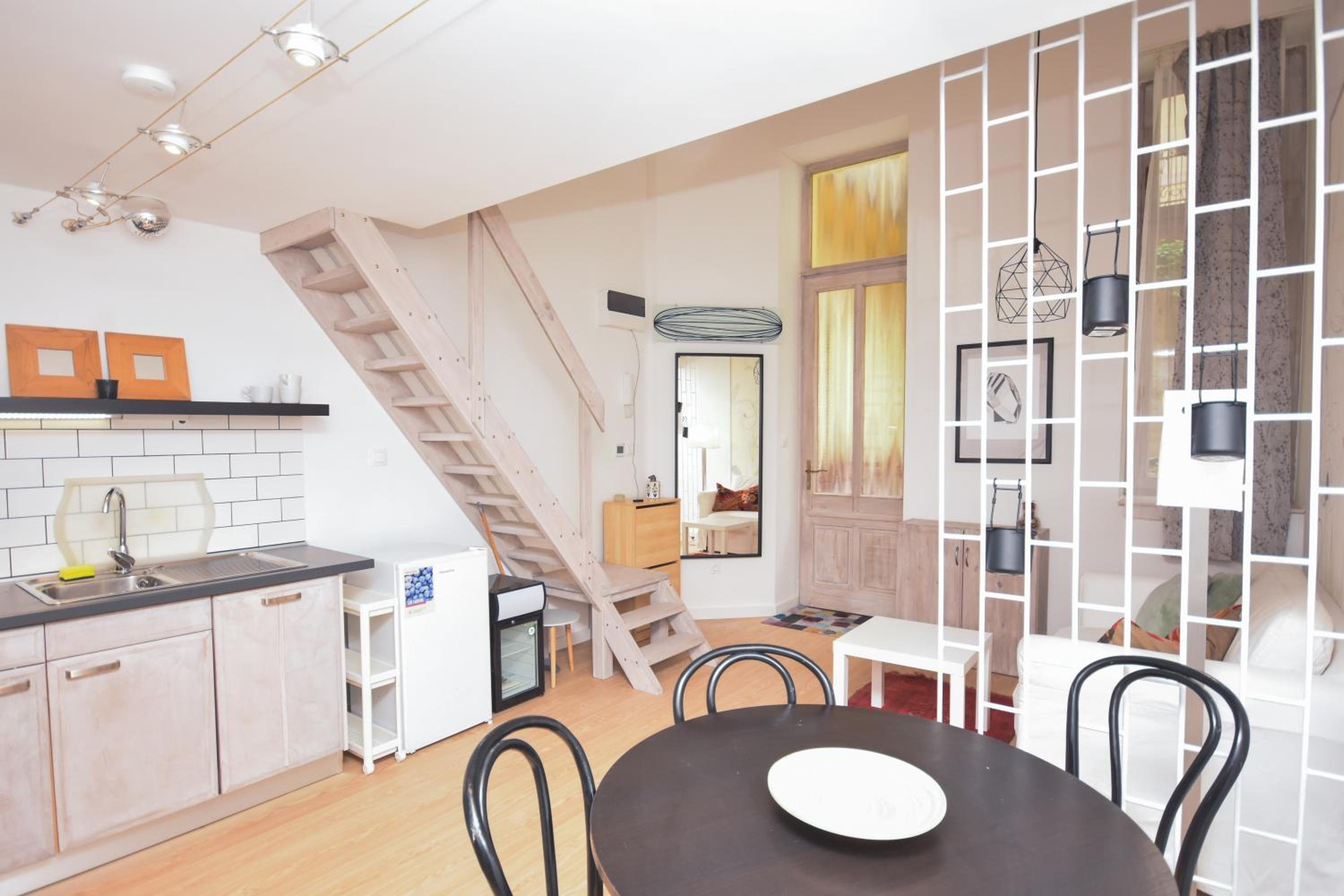 Stylish home in downtown Budapest for 2-4 people view 5