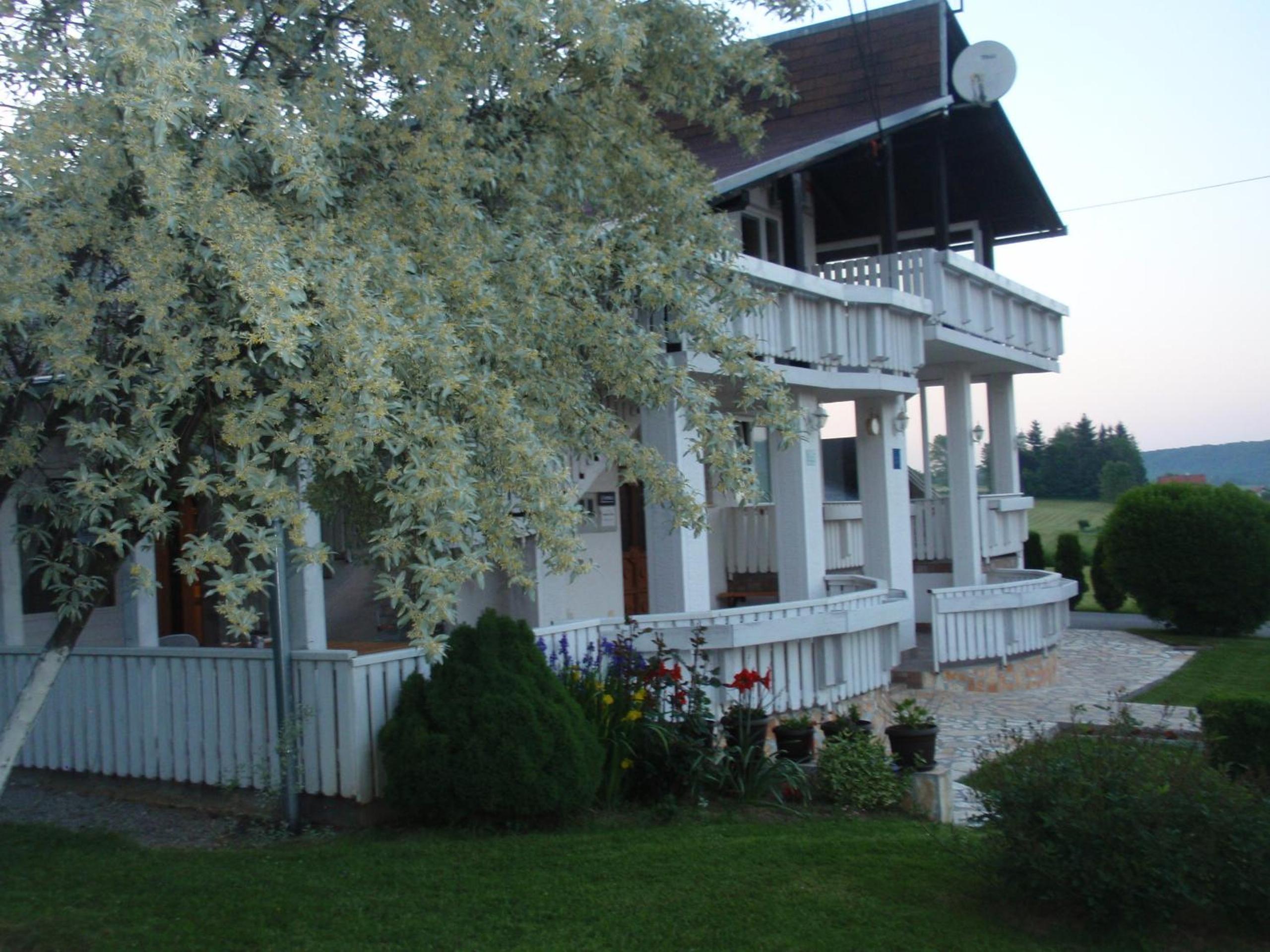 Photo 32
