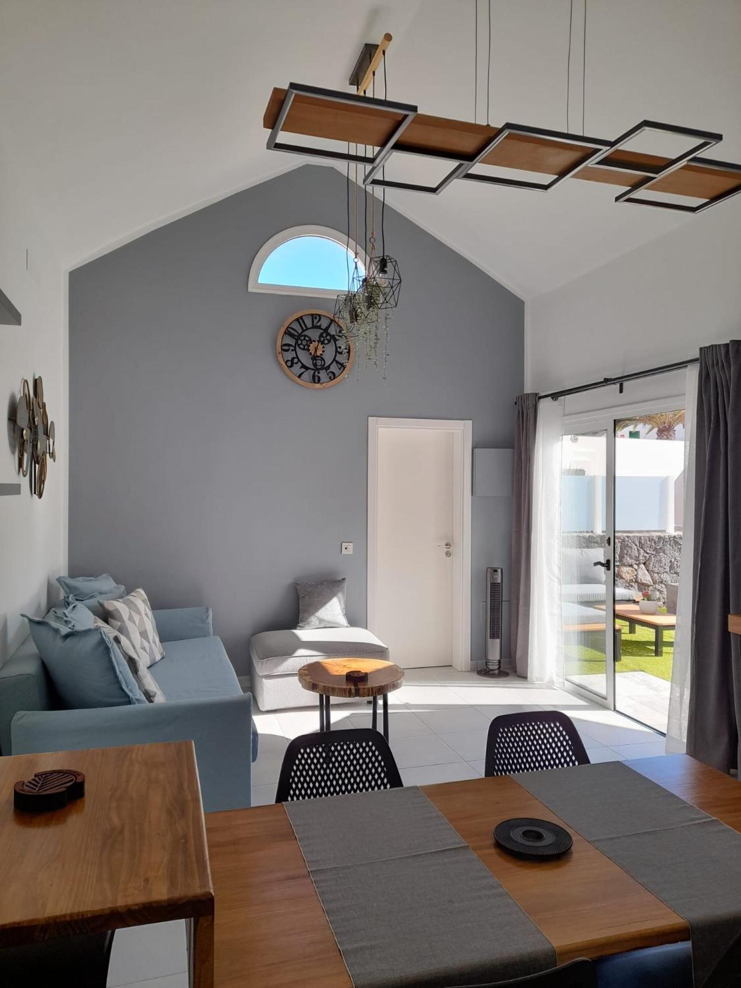 Bungalow La Palmera - 2 bedroom - PLAYA ROCA residence sea front access - Pool View - Free AC - Wifi view 4