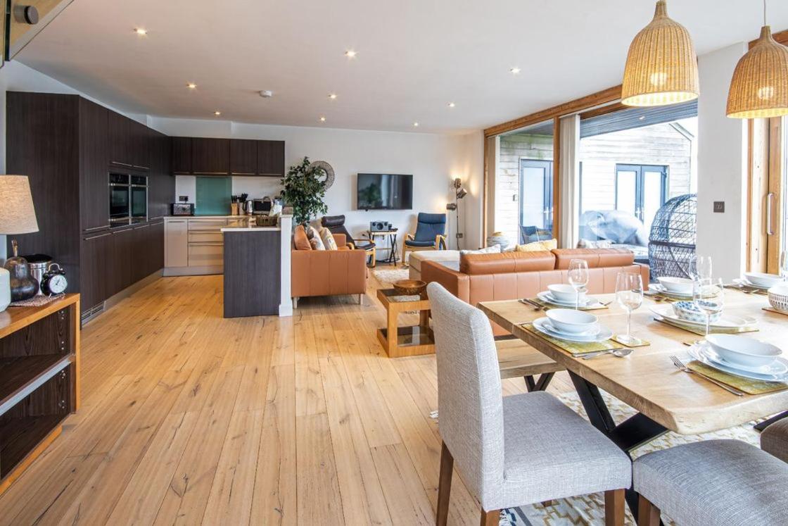 Waters Edge 15, Kingsholm view 4