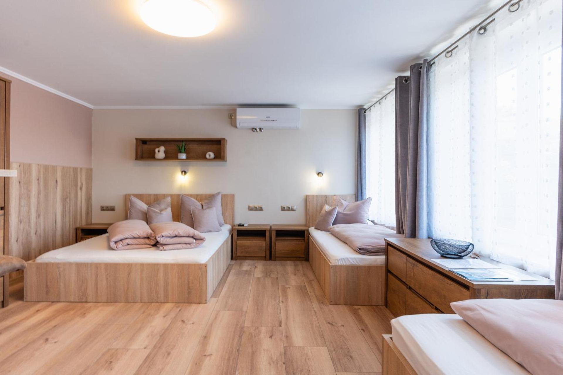 Rosé Apartments