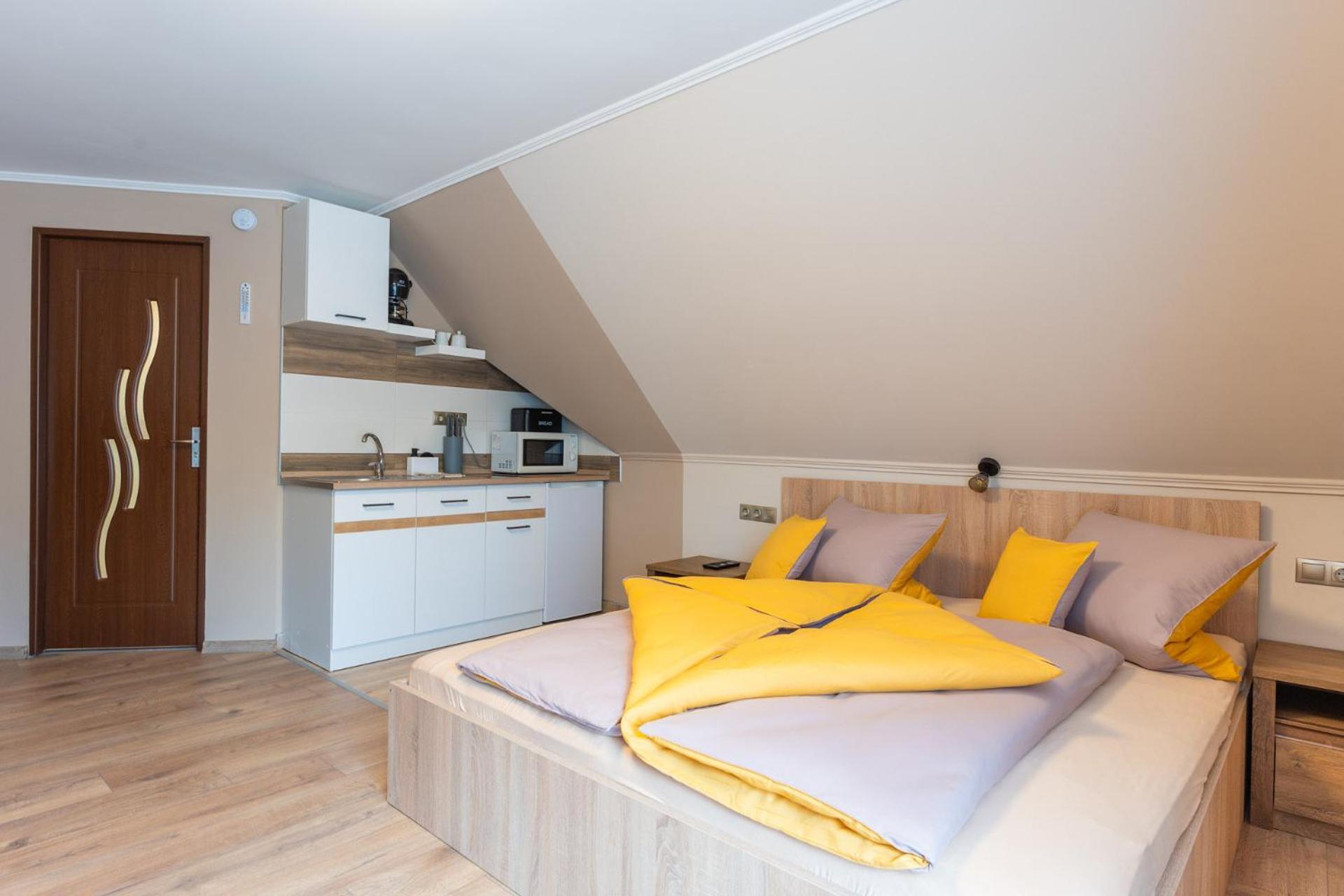 Rosé Apartments