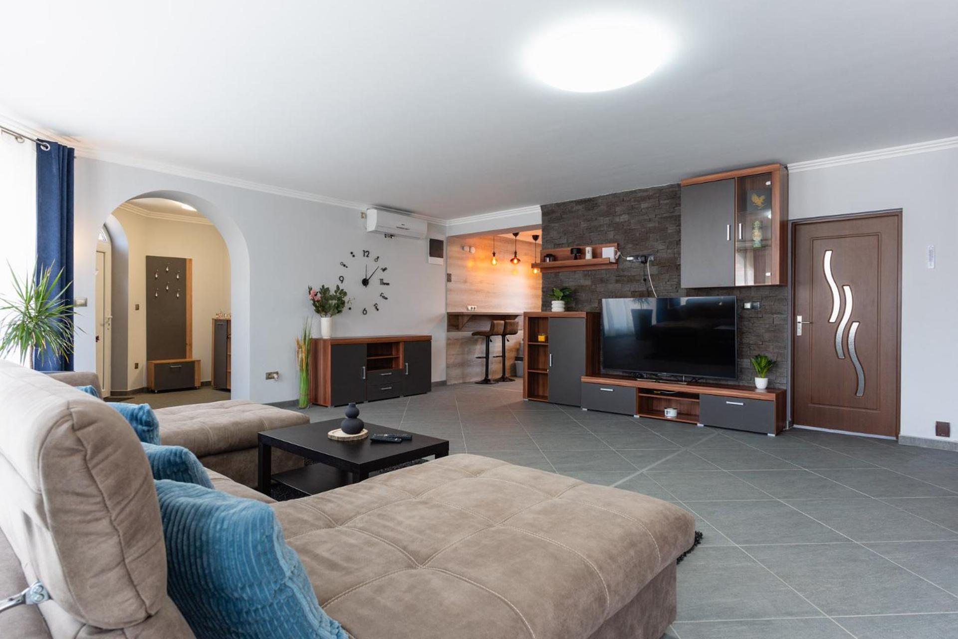 Rosé Apartments