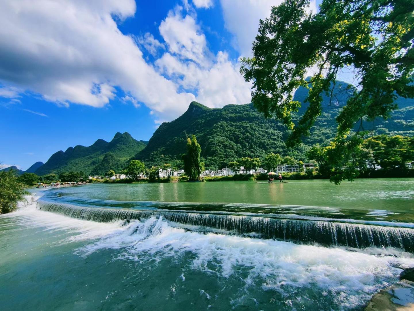 Yangshuo Eden's Social Guesthouse - Wake up to a hearty Western breakfast & fresh craft coffee & night beers & outdoor activities