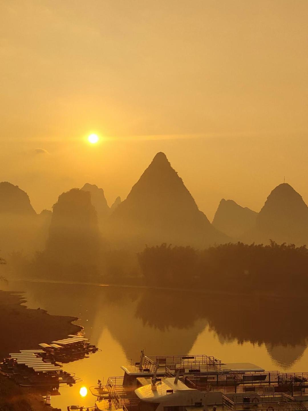 Yangshuo Eden's Social Guesthouse - Wake up to a hearty Western breakfast & fresh craft coffee & night beers & outdoor activities