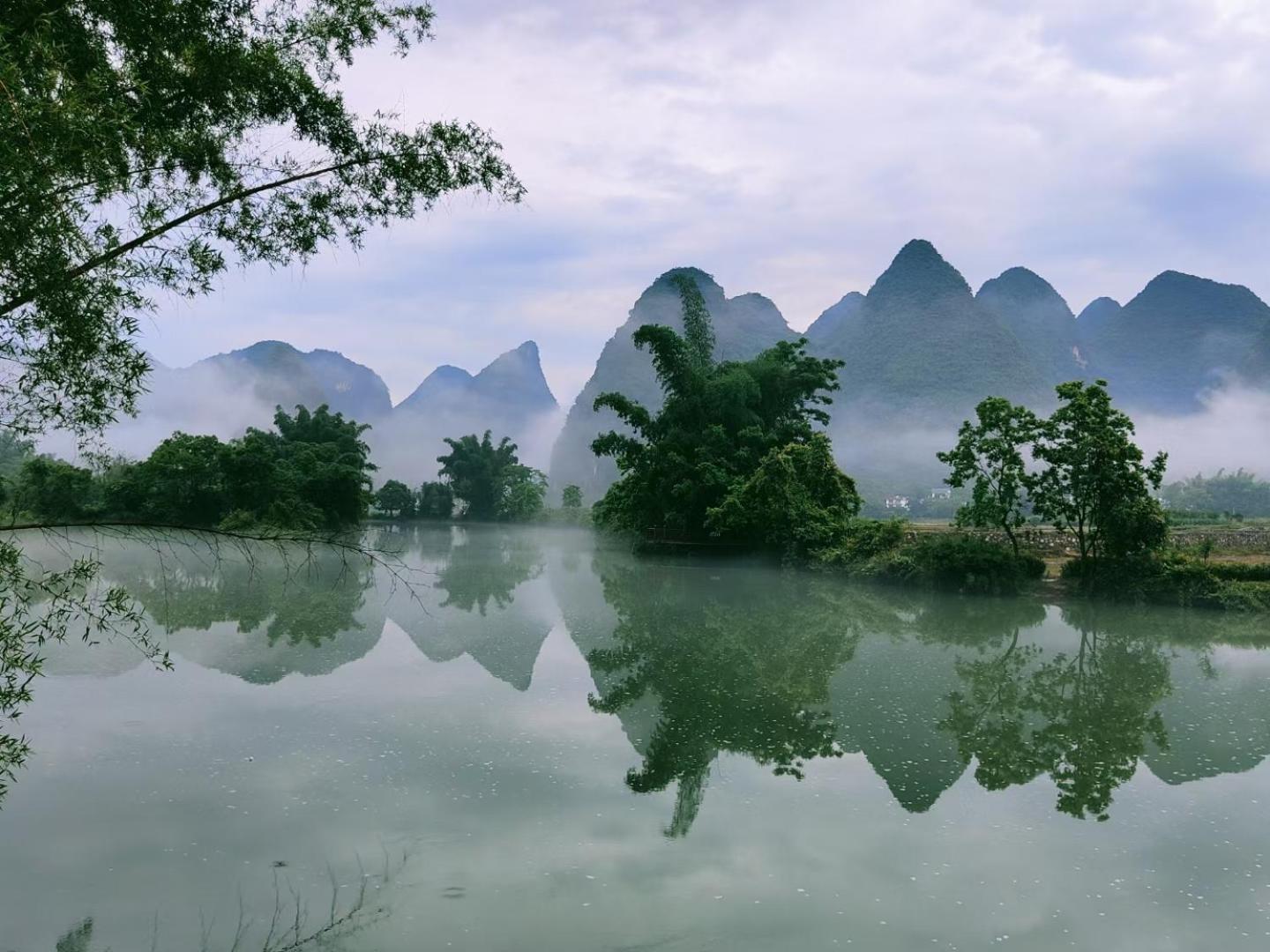 Yangshuo Eden's Social Guesthouse - Wake up to a hearty Western breakfast & fresh craft coffee & night beers & outdoor activities